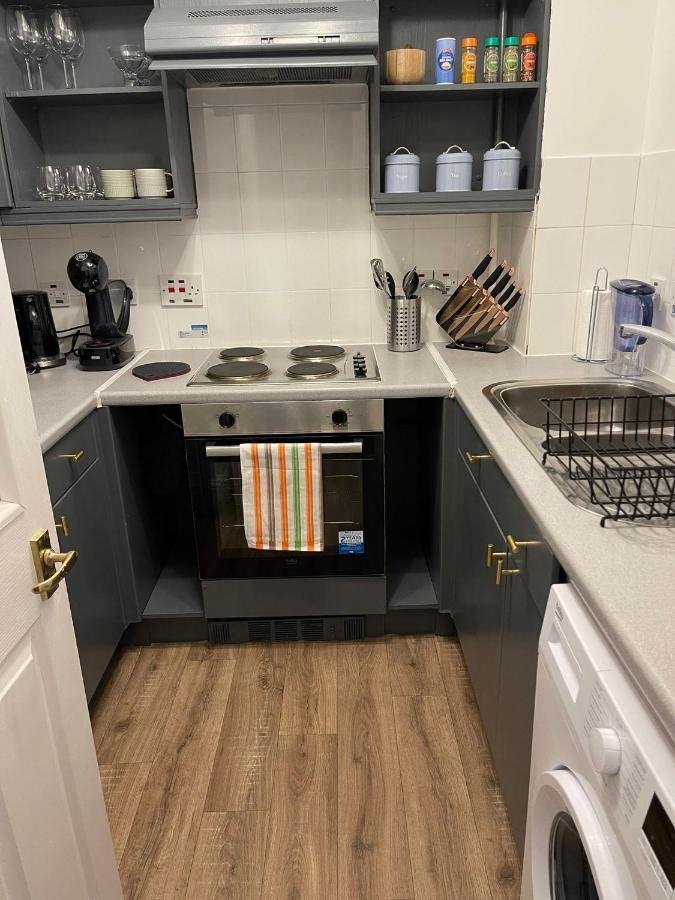 Stunning Studio Flat - Free Parking - 3 Min From Sutton Station Apartment Luaran gambar