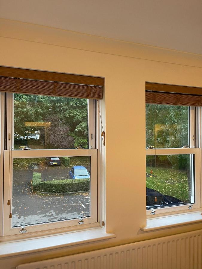 Stunning Studio Flat - Free Parking - 3 Min From Sutton Station Apartment Luaran gambar